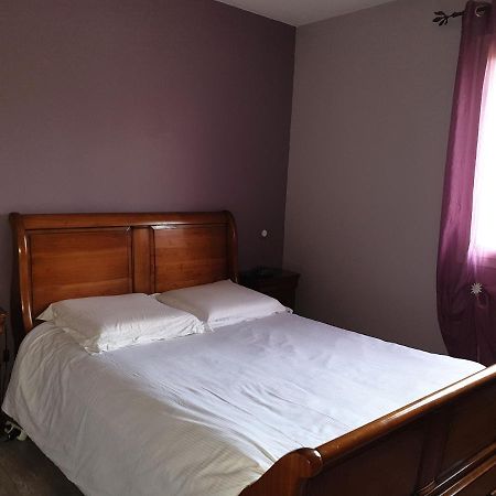 מונלואי-סור-לטאר Chambre D'Hotes Chez L'Habitant מראה חיצוני תמונה